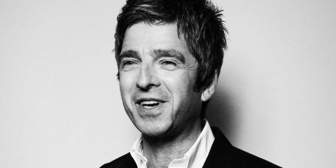 Noel-Gallagher-December-Esquire-43