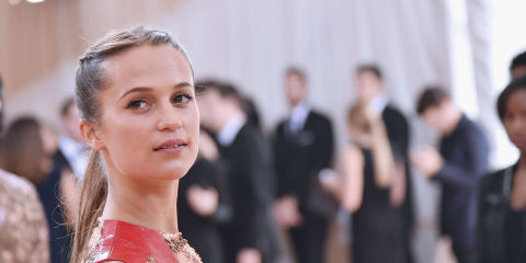 Alicia Vikander MET Gala